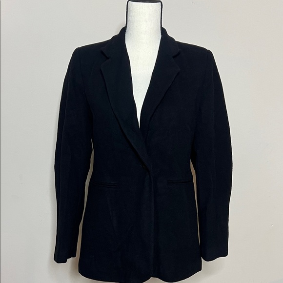 Classic Black Women's Blazer - Picture 3 of 10